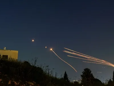 Irã lança drones contra Israel