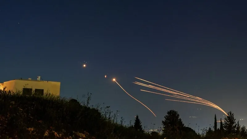 Irã lançou mais de 200 drones e mísseis contra Israel, diz oficial israelense