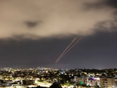Irã lança ataque com centenas de drones e mísseis contra Israel