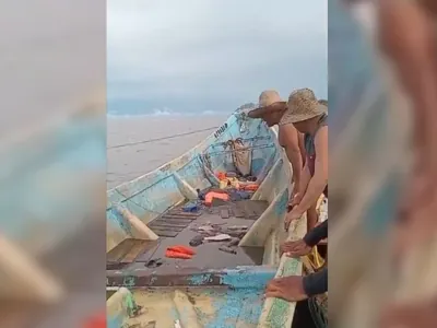 Vinte mortos em decomposição são encontrados em um barco no Pará