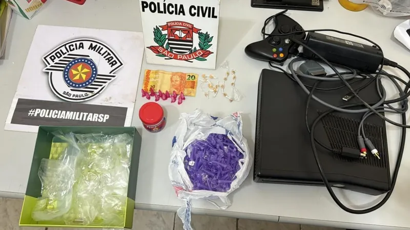 Polícia Civil apreende drogas em duas casas de Bocaina