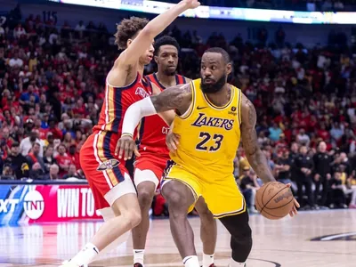 Lakers superam noite iluminada de Zion Williamson e garantem vaga nos playoffs