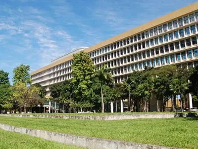 Professores de universidades federais em greve têm reunião em Brasília
