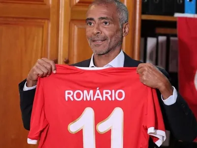 Aos 58 anos, Romário é inscrito como jogador e pode entrar em campo pelo América