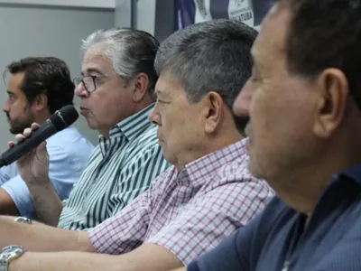 Secretário executivo da Agricultura atende setor leiteiro em Araçatuba