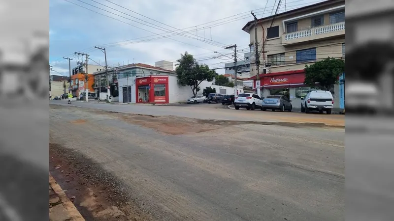 SP: Moradores reclamam de obras no corredor de ônibus da avenida Imirim