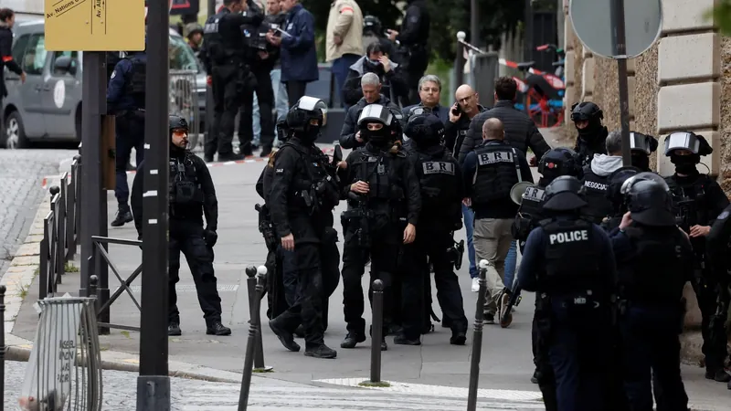 Uma suspeita de bomba no Consulado do Irã fez Paris ativar o esquema antiterrorismo