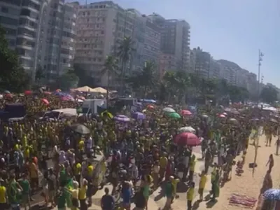 Bolsonaro exalta Elon Musk em evento em Copacabana