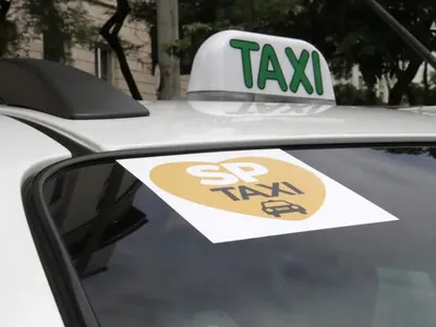 Prefeitura de SP anuncia mais de 3 mil novas licenças para táxi 