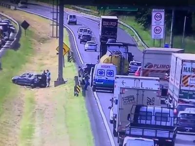 Motorista morre após capotar carro no Anel Viário Magalhães Teixeira 