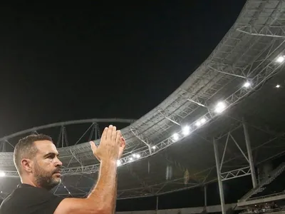 Artur Jorge fala sobre vitória do Botafogo: "Fomos claramente superiores"