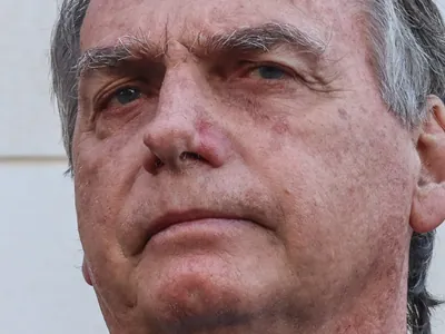 Simão: "Perfume de Bolsonaro sofre golpe e loja fecha, golpearam os golpistas"