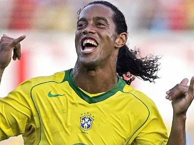 Famosa comemoração de Ronaldinho Gaúcho é inspirada em música do Molejo