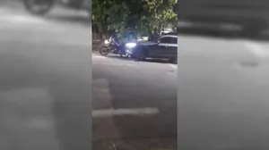 Motociclista de 39 anos morre atropelado por carro na Tamoios em São José