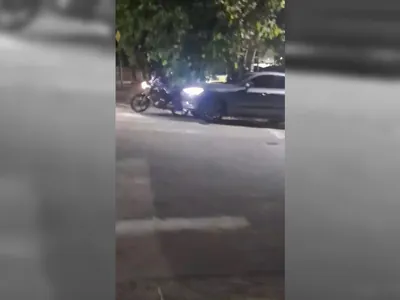 Motociclista de 39 anos morre atropelado por carro na Tamoios em São José