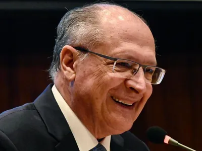 "Governo do diálogo buscará alternativas", diz Alckmin sobre desoneração