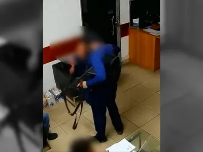 Vídeo: bandidos roubam mais de 200 computadores em Caxias; dupla está foragida
