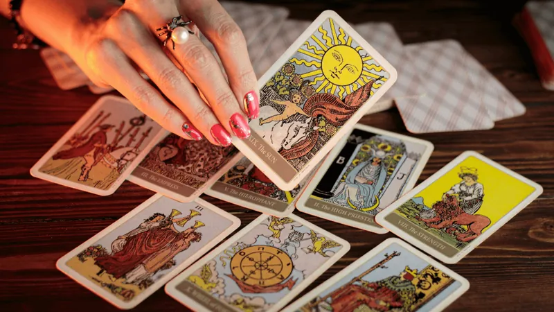 Previsões do tarot para maio: carta O Sol ilumina amor, dinheiro e saúde