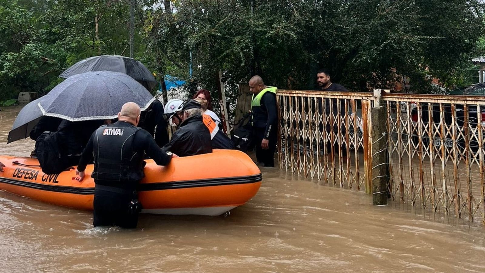 Fortes chuvas no RS deixam pelo menos 10 mortos e 21 desaparecidos