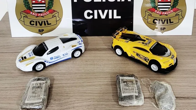 Polícia Civil encontra drogas escondidas em carrinhos de brinquedo