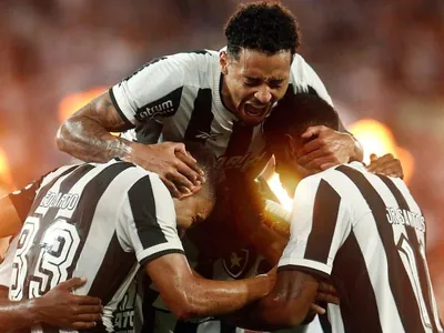 Botafogo vence o Vitória e vai com vantagem para jogo de volta na Copa do Brasil
