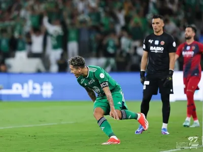 Com gol de Firmino, Al Ahli goleia Damac por 4 a 1 pela Liga Saudita; veja gols