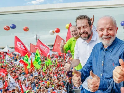 Lula pede votos para Boulos em SP; Ricardo Nunes acusa "propaganda antecipada"