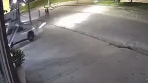 Homem é preso por roubar carro e derrubar portão de loja em Caraguatatuba
