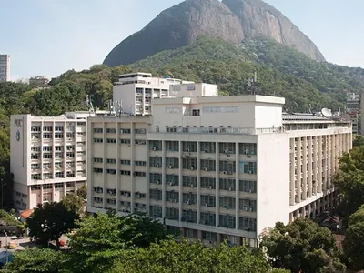Após roubo de 20 laptops da PUC-Rio, polícia civil abre investigações 
