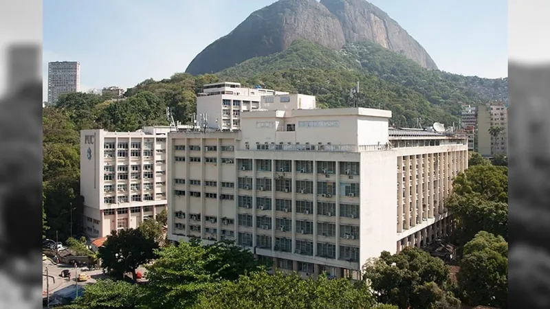 Alunos da PUC-Rio, na Gávea, denunciam assaltos recorrentes próximo a faculdade