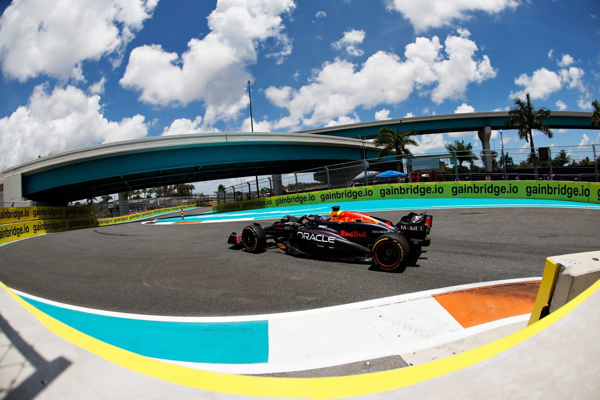 Max Verstappen decide no fim e lidera treino livre do GP de Miami