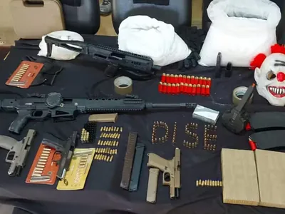 Polícia Civil apreende arsenal de armas, 22 quilos de cocaína e munições