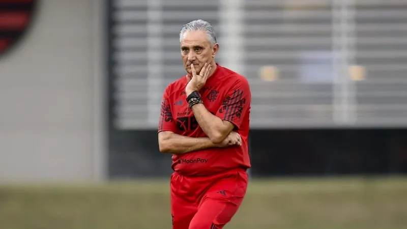 Tite é internado após sofrer arritmia cardíaca; treinador não tem previsão de alta