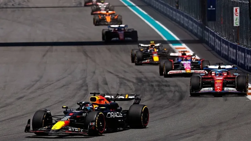 Max Verstappen vence com folga a Sprint do GP de Miami