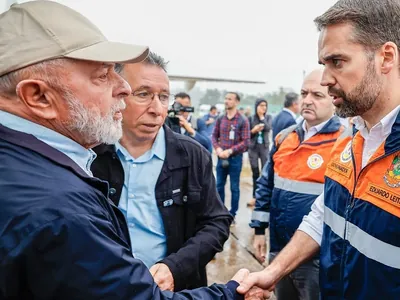 Lula recebe Eduardo Leite para discutir calamidade no Rio Grande do Sul