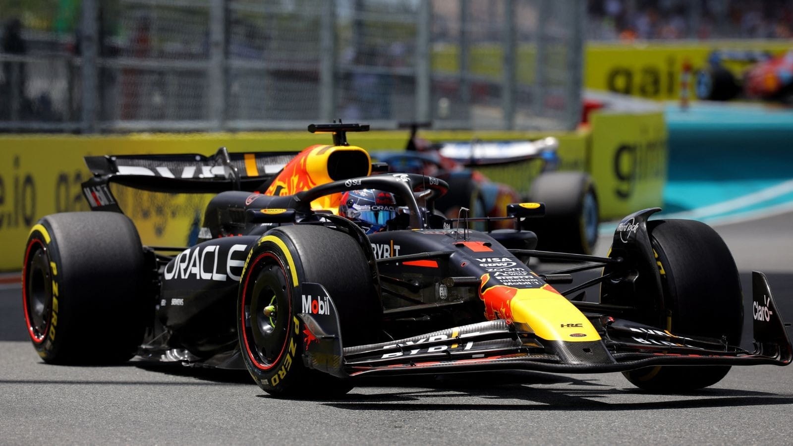 Max Verstappen domina e vence a corrida sprint do GP de Miami de F1