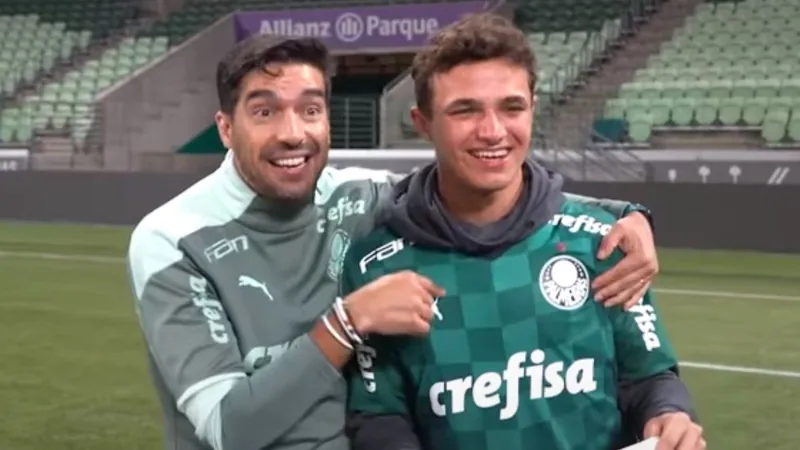 Lando Norris e Abel Ferreira, em jogo do Palmeiras no Allianz Parque em 2021