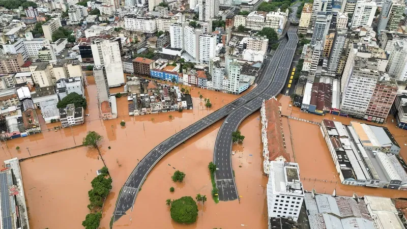Porto Alegre suspende aulas devido à chuva