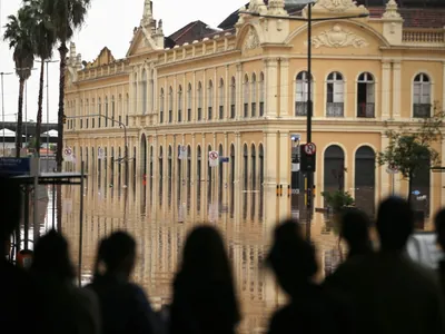 Vídeo mostra Porto Alegre antes e depois da cheia do Guaíba; assista
