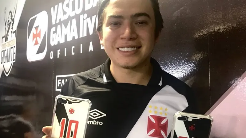 Whindersson com a camisa do Vasco, em foto de arquivo