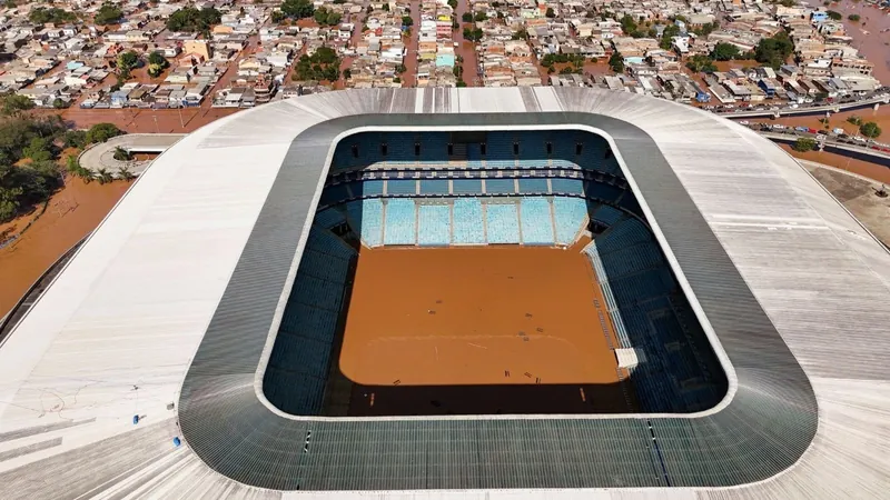 Arena do Grêmio, em Porto Alegre, está alagada