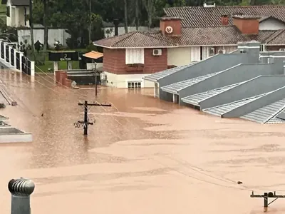 CNA doa R$ 2 milhões para vítimas das enchentes com campanha da Band