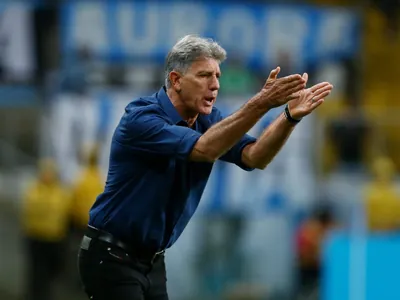 Técnico do Grêmio, Renato Gaúcho é resgatado após ficar ilhado em hotel no RS