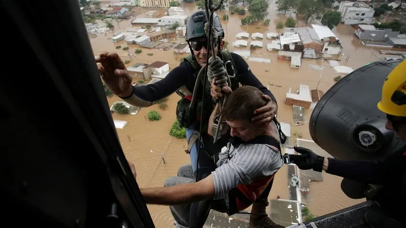 Resgate em enchente no Rio Grande do Sul (RS)