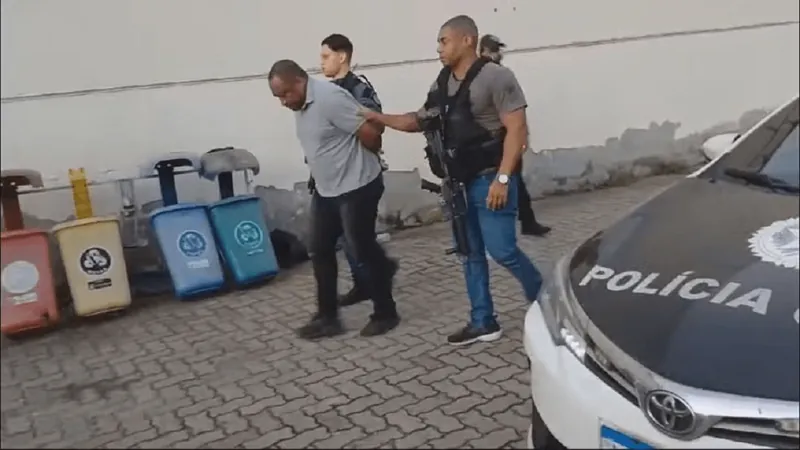 Luiz Claudio, conhecido como "Pretão", foi preso no momento em que saía de casa