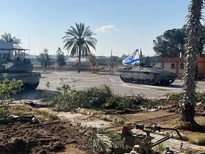 Tanques de Israel avançam em Rafah; ofensiva já deslocou 450 mil palestinos 
