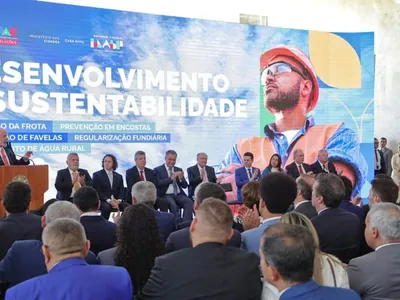 Lula anuncia R$ 400 milhões para abastecimento de água em áreas rurais