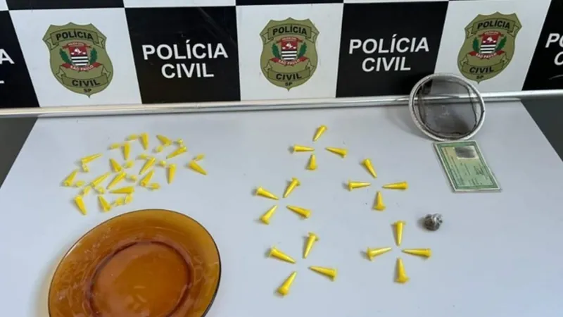 Homem é preso com porções de maconha e cocaína em Dois Córregos