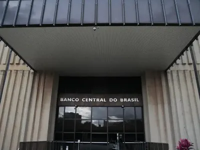 Reinaldo: Taxa de juros, divisão do BC e tese amalucada na imprensa