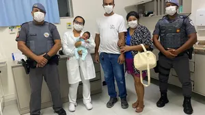 Policiais Militares salvam bebê engasgado em Guaratinguetá